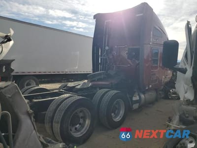 Trzecie zdjęcie samochodu z tyłu: 2016 KENWORTH CONSTRUCTION T680 VIN:1XKYDP9XXGJ481190 - miniatura