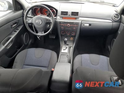 Zdjęcie 8 z 13 samochodu: 2006 MAZDA 3 HATCHBACK VIN:JM1BK143861412859 - miniatura