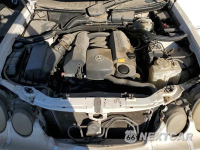 Zdjęcie 11 z 13 samochodu: 2001 MERCEDES-BENZ E 320 VIN:WDBJF65J31B240915 - miniatura