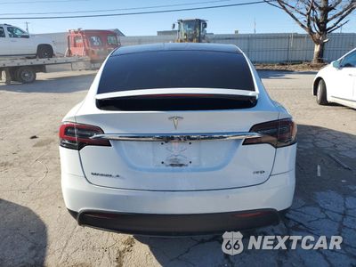 Zdjęcie 6 z 14 samochodu: 2018 TESLA MODEL X VIN:5YJXCDE29JF113665 - miniatura
