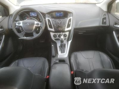 Zdjęcie 8 z 12 samochodu: 2014 FORD FOCUS SE VIN:1FADP3K2XEL325165 - miniatura