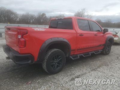 Trzecie zdjęcie samochodu z tyłu: 2020 CHEVROLET SILVERADO K1500 LT TRAIL BOSS VIN:3GCPYFEDXLG168203 - miniatura