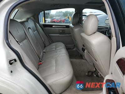 Zdjęcie 10 z 12 samochodu: 2007 LINCOLN TOWN CAR SIGNATURE LIMITED VIN:1LNHM82V77Y638767 - miniatura