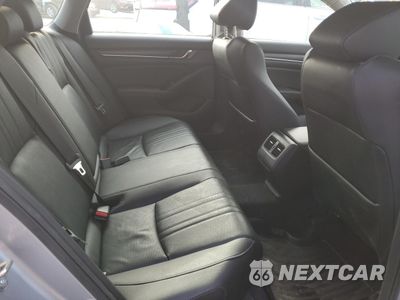 Zdjęcie 10 z 14 samochodu: 2019 HONDA ACCORD TOURING HYBRID VIN:1HGCV3F90KA021175 - miniatura