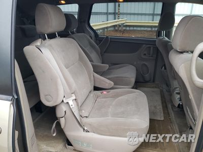 Zdjęcie 11 z 14 samochodu: 2005 TOYOTA SIENNA CE VIN:5TDZA23CX5S243101 - miniatura