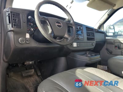 Zdjęcie 8 z 12 samochodu: 2012 GMC SAVANA CUTAWAY G3500 VIN:1GD374CA5C1908085 - miniatura