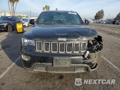 Piąte zdjęcie samochodu w środku: 2018 JEEP GRAND CHEROKEE LAREDO VIN:1C4RJEAG5JC301022 - miniatura