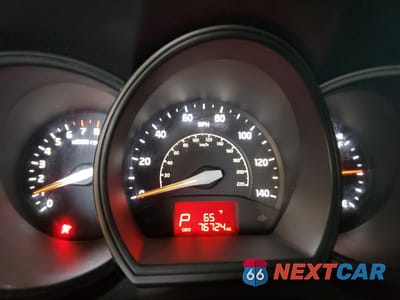 Zdjęcie 9 z 13 samochodu: 2013 KIA RIO LX VIN:KNADM4A31D6193751 - miniatura