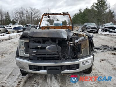 Piąte zdjęcie samochodu w środku: 2017 FORD F550 SUPER DUTY VIN:1FDUF5GY0HEB66361 - miniatura
