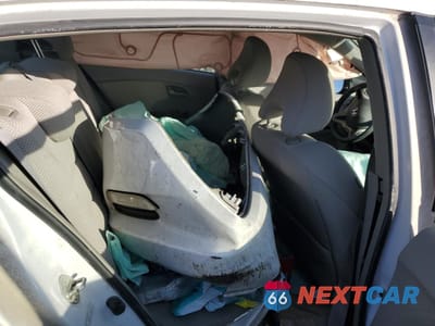 Zdjęcie 11 z 13 samochodu: 2010 HONDA INSIGHT EX VIN:JHMZE2H75AS036373 - miniatura