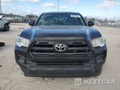 Piąte zdjęcie samochodu w środku: 2017 TOYOTA TACOMA DOUBLE CAB VIN:5TFAX5GN1HX084010 - miniatura