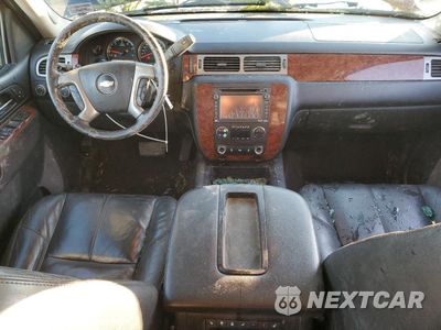 Zdjęcie 8 z 17 samochodu: 2014 CHEVROLET SUBURBAN K1500 LT VIN:1GNSKJE72ER171258 - miniatura
