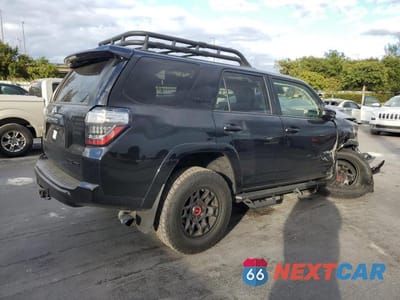 Trzecie zdjęcie samochodu z tyłu: 2022 TOYOTA 4RUNNER SR5 PREMIUM VIN:JTELU5JR8N6085326 - miniatura
