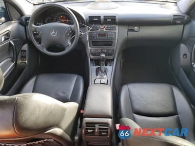 Zdjęcie 8 z 14 samochodu: 2003 MERCEDES-BENZ C 230K SPORT SEDAN VIN:WDBRF40J83F432194 - miniatura