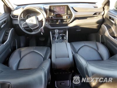 Zdjęcie 8 z 16 samochodu: 2022 TOYOTA HIGHLANDER XLE VIN:5TDGZRAH5NS549002 - miniatura