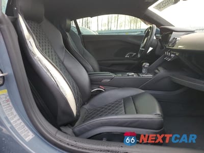 Zdjęcie 10 z 12 samochodu: 2021 AUDI R8 VIN:WUABAAFX8M7900919 - miniatura