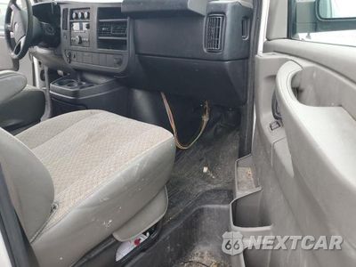 Zdjęcie 8 z 12 samochodu: 2013 GMC SAVANA G1500 VIN:1GTS7AFX4D1126621 - miniatura