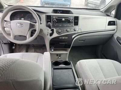 Zdjęcie 8 z 13 samochodu: 2011 TOYOTA SEINNA VIN:5TDKK3DC2BS169381 - miniatura