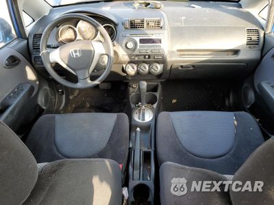 Zdjęcie 8 z 12 samochodu: 2008 HONDA FIT VIN:JHMGD384X8S071202 - miniatura