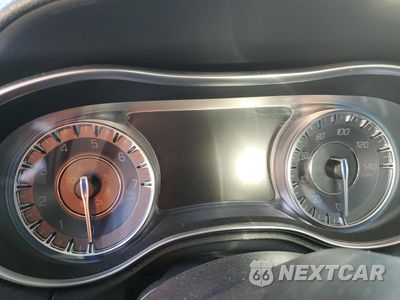 Zdjęcie 9 z 12 samochodu: 2021 CHRYSLER 300 S VIN:2C3CCABG3MH525760 - miniatura