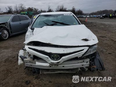 Piąte zdjęcie samochodu w środku: 2019 TOYOTA CAMRY L VIN:4T1B11HK3KU218619 - miniatura