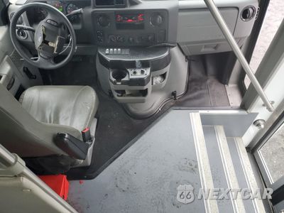 Zdjęcie 8 z 16 samochodu: 2019 FORD ECONOLINE E350 SUPER DUTY CUTAWAY VAN VIN:1FDEE3FS7KDC34256 - miniatura