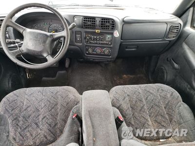 Zdjęcie 8 z 15 samochodu: 2001 GMC SONOMA VIN:1GTCS195718125494 - miniatura