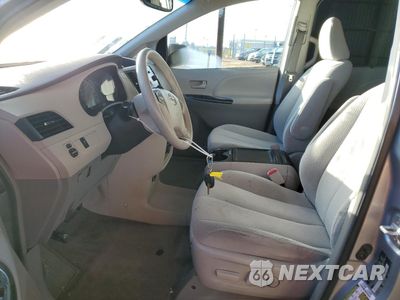 Zdjęcie 7 z 14 samochodu: 2013 TOYOTA SIENNA LE VIN:5TDJK3DC7DS063345 - miniatura