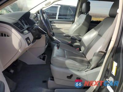 Zdjęcie 7 z 16 samochodu: 2011 VOLKSWAGEN ROUTAN SE VIN:2V4RW3DGXBR642528 - miniatura