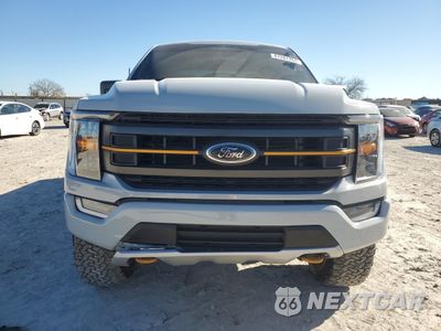 Piąte zdjęcie samochodu w środku: 2023 FORD F150 SUPERCREW VIN:1FTFW1E52PFD31768 - miniatura