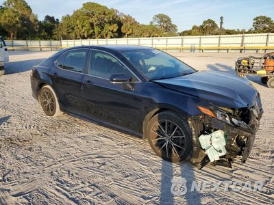 Czwarte zdjęcie samochodu z boku: 2022 TOYOTA CAMRY SE VIN:4T1T11AK8NU628481 - miniatura