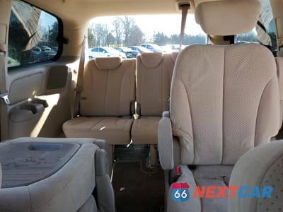 Zdjęcie 10 z 15 samochodu: 2008 HYUNDAI ENTOURAGE GLS VIN:KNDMC233086052182 - miniatura