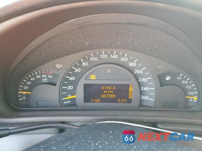 Zdjęcie 9 z 14 samochodu: 2003 MERCEDES-BENZ C 230K SPORT SEDAN VIN:WDBRF40J83F432194 - miniatura