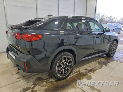 Trzecie zdjęcie samochodu z tyłu: 2025 BMW X2 XDRIVE28I VIN:WBX63GM09S5375396 - miniatura