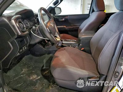 Zdjęcie 7 z 13 samochodu: 2017 TOYOTA TACOMA TRD SPORT VIN:3TMCZ5AN4HM052590 - miniatura