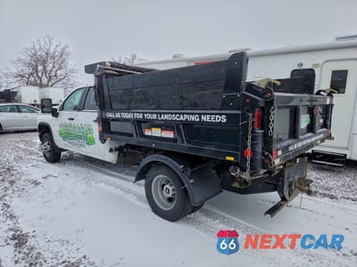 Drugie zdjęcie samochodu z przodu: 2022 CHEVROLET SILVERADO K3500 VIN:1GB4YSE76NF330908 - miniatura
