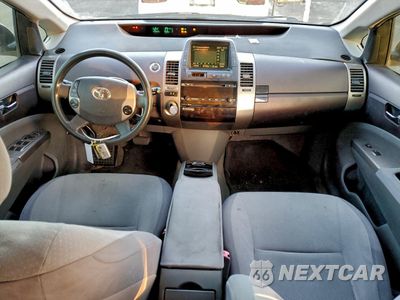 Zdjęcie 8 z 12 samochodu: 2005 TOYOTA PRIUS VIN:JTDKB20UX57051313 - miniatura