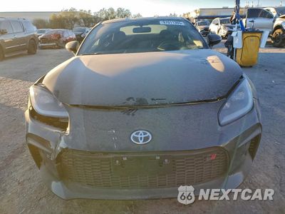 Piąte zdjęcie samochodu w środku: 2022 TOYOTA GR 86 VIN:JF1ZNBB15N9758404 - miniatura