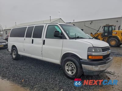 Czwarte zdjęcie samochodu z boku: 2018 CHEVROLET EXPRESS G3500 LT VIN:1GAZGPFG6J1282584 - miniatura
