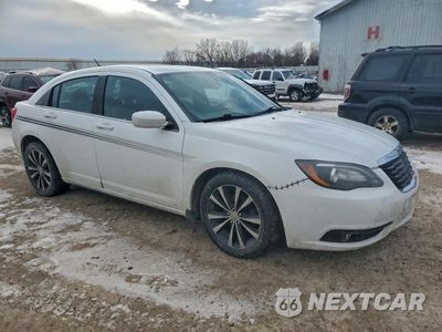 Czwarte zdjęcie samochodu z boku: 2013 CHRYSLER 200 LIMITED VIN:1C3CCBCG9DN506982 - miniatura