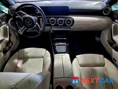 Zdjęcie 8 z 12 samochodu: 2025 MERCEDES-BENZ CLA 250 4MATIC VIN:W1K5J4HB7SN491128 - miniatura