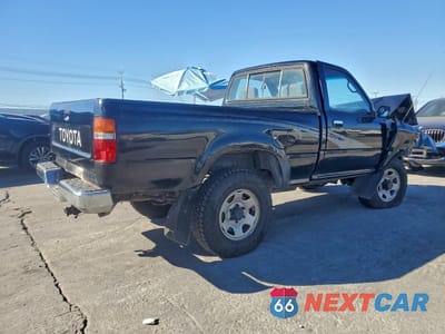 Trzecie zdjęcie samochodu z tyłu: 1993 TOYOTA PICKUP 1/2 TON SHORT WHEELBASE DX VIN:4TARN01P2PZ124308 - miniatura