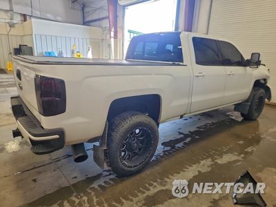 Trzecie zdjęcie samochodu z tyłu: 2017 CHEVROLET SILVERADO K3500 LTZ VIN:1GC4K0EY9HF152345 - miniatura