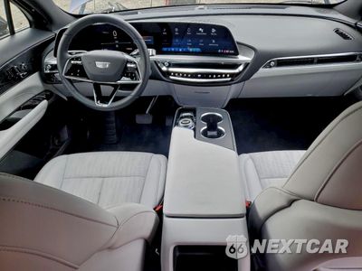 Zdjęcie 8 z 13 samochodu: 2024 CADILLAC LYRIQ LUXURY VIN:1GYKPPRL0RZ139476 - miniatura