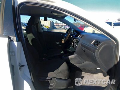 Piąte zdjęcie samochodu w środku: 2012 VOLKSWAGEN JETTA BASE VIN:3VW2K7AJ5CM470753 - miniatura