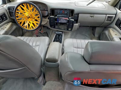 Zdjęcie 8 z 13 samochodu: 1996 CHEVROLET CAPRICE / IMPALA CLASSIC SS VIN:1G1BL52P8TR118877 - miniatura