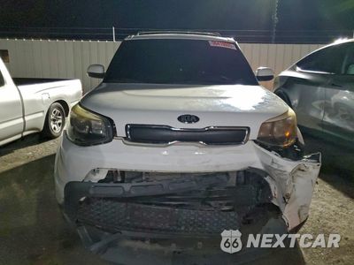 Piąte zdjęcie samochodu w środku: 2015 KIA SOUL VIN:KNDJN2A24F7161422 - miniatura