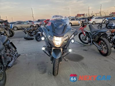 Drugie zdjęcie samochodu z przodu: 2015 BMW R1200 RT VIN:WB10A1309FZ193460 - miniatura