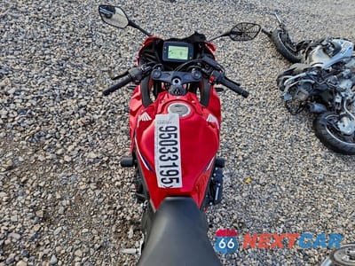 Zdjęcie 6 z 9 samochodu: 2024 HONDA CBR650 R VIN:MLHRH1552R5001643 - miniatura