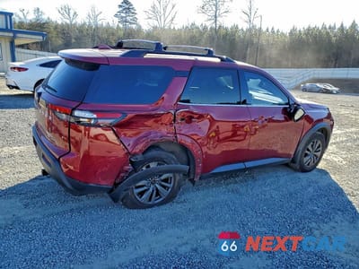 Trzecie zdjęcie samochodu z tyłu: 2022 NISSAN PATHFINDER SV VIN:5N1DR3BC1NC260585 - miniatura